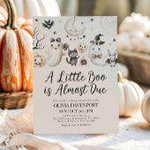 Ein kleiner Boo ist fast gerade wegen Halloween-Ki Einladung