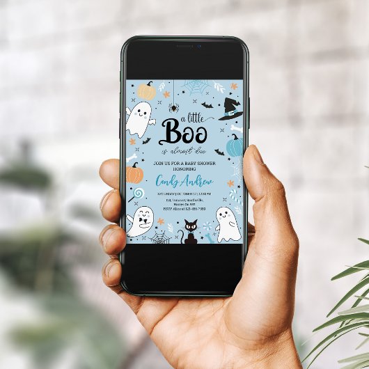 Ein kleiner Boo ist fast gerade wegen Halloween-Ki Einladung