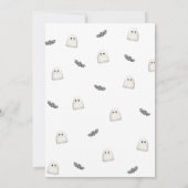 Ein kleiner Boo ist fast gerade wegen Halloween-Ki Einladung (Rückseite)