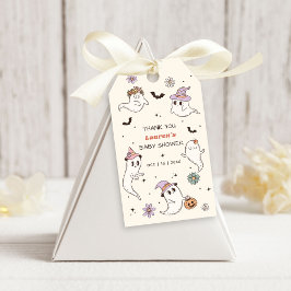 Ein kleiner Boo ist fast gerade wegen Halloween-Ki Geschenkanhänger