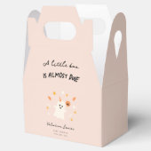 Ein kleiner Boo ist fast passend für eine Babydusc Geschenkschachtel (Geöffnet)