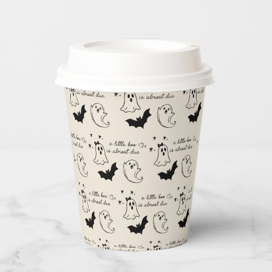 Ein kleiner Boo ist fast passend für eine Babydusc Pappbecher (Vorderseite)