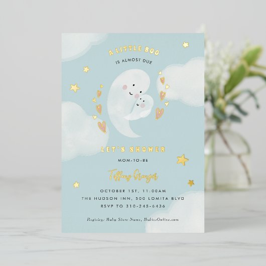 Ein kleiner Boo ist fast zu Halloween-Kinderdusche Folieneinladung (Stehend vorne)