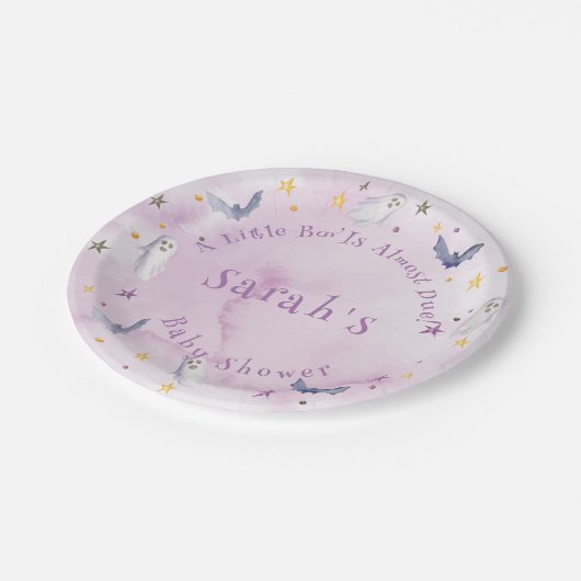 Ein kleiner Boo ist fast zu Halloween-Kinderdusche Pappteller (Schrägansicht)