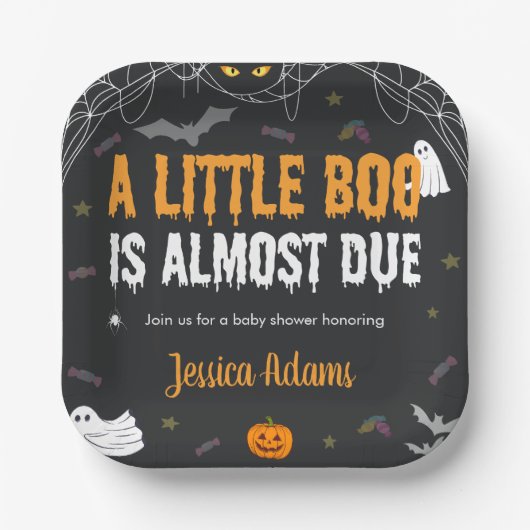 Ein kleiner Boo ist fast zu Halloween-Kinderdusche Pappteller (Vorderseite)