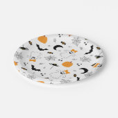 Ein kleiner Boo ist fast zu Halloween-Kinderdusche Pappteller (Schrägansicht)