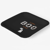 Ein kleiner Boo ist wegen der spukhaften Baby-Dusc Pappteller (Gewinkelt)