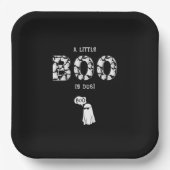 Ein kleiner Boo ist wegen der spukhaften Kinderdus Pappteller (Vorderseite)