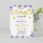 Ein kleiner Butterfly ist auf dem Weg Baby Dusche  Folieneinladung (Stehend vorne)