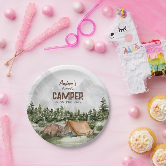 Ein kleiner Camper befindet sich auf dem Weg Baby Pappteller (Party)