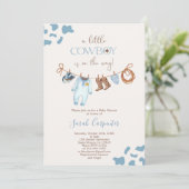 Ein kleiner Cowboy-Baby-Duschjunge Einladung (Stehend Vorderseite)