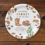 Ein kleiner Cowboy ist auf dem Weg Babydusche Pappteller<br><div class="desc">Schnappt! Dieses Aquarell Cowboy-Design. Dieses Design zeichnet sich durch moderne neutrale Farben in einer Aquarellanwendung aus. Design in Kuhdruck,  Cowboyhut,  Wüstenkaktus,  Cowboystiefel. "Ein kleiner Cowboy ist unterwegs.</div>
