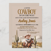 Ein kleiner Cowboy ist unterwegs mit einer Babydus Einladung (Vorne/Hinten)