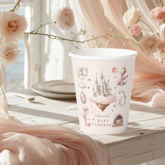 Ein kleiner Drache ist auf dem Weg Babydusche Pappbecher