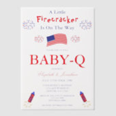 Ein kleiner Firecracker ist unterwegs Baby-Q Pergament Einladungen (Vorderseite)