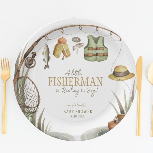 Ein kleiner Fisherman fühlt sich wie in einer Kind Pappteller