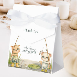 Ein kleiner Fisherman taucht in Joy Baby Dusche F Geschenkschachtel