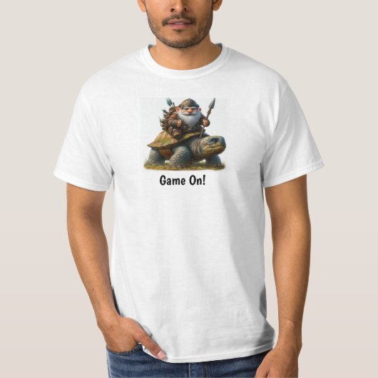 Ein kleiner Gnome-Krieger mit seiner Tortoise T-Shirt (Vorderseite)