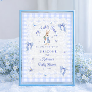 Ein kleiner Hase ist auf dem Weg Baby Shower Willk Poster