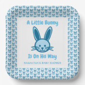 Ein kleiner Hase ist auf dem Weg Papiertüte Pappteller (Vorderseite)