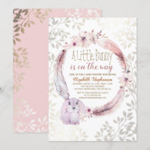 Ein kleiner Hase ist auf dem Weg zur Babydusche