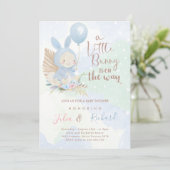 ein kleiner Hase ist unterwegs Einladung (Stehend Vorderseite)