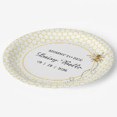 Ein kleiner Honig ist auf dem Weg zur Babydusche Pappteller (Schrägansicht)