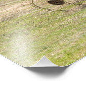 Ein kleiner Junge, der einen Traktor fährt und ern Fotodruck (Ecke)