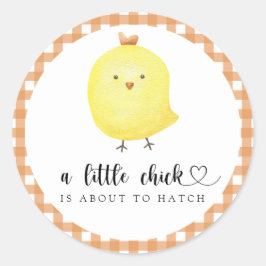 Ein kleiner Küken wird bald Babydusche schlüpfen Runder Aufkleber