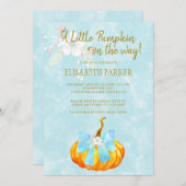Ein kleiner Kürbis auf dem Weg zum Herbstbrunnen Einladung (Vorne/Hinten)