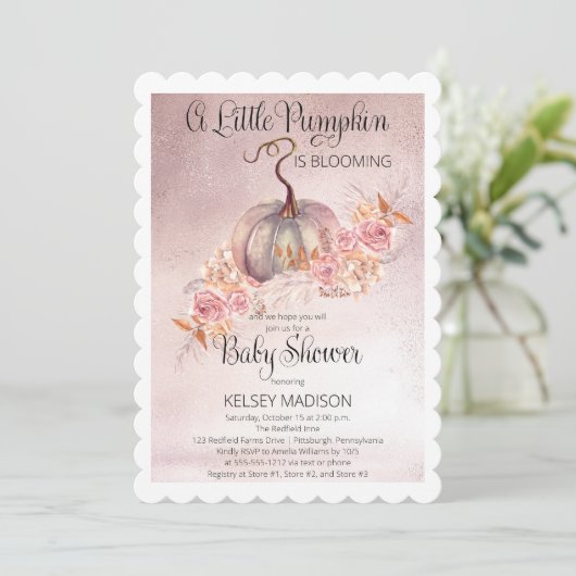 Ein kleiner Kürbis blüht die rosa Babydusche Einladung (Stehend Vorderseite)