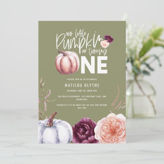 Ein kleiner Kürbis, blumengeschmückt im Herbst 1. (Stehend Vorderseite)