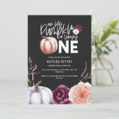 Ein kleiner Kürbis, blumengeschmückt im Herbst 1. (Stehend Vorderseite)