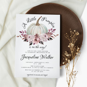 Ein kleiner Kürbis Herbst Elegante lila Blumen  Einladung