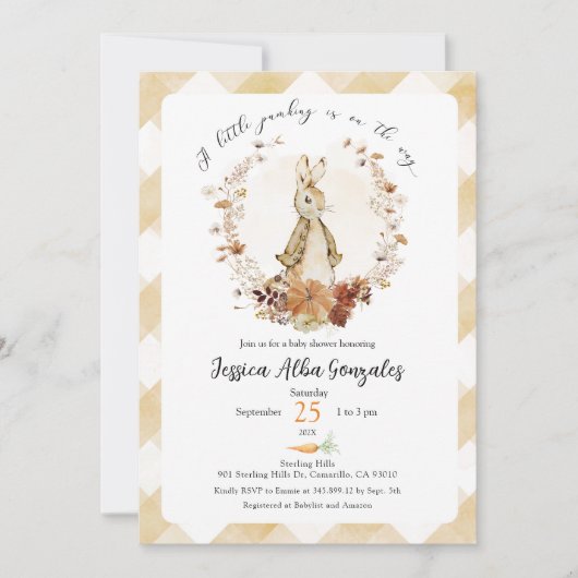 Ein kleiner Kürbis ist auf dem Weg Babydusche lade Einladung (Vorderseite)