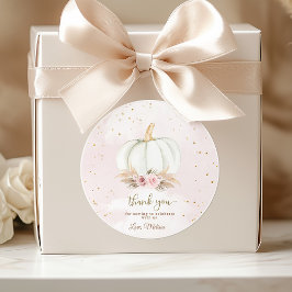 Ein kleiner Kürbis ist auf dem Weg Babydusche Runder Aufkleber