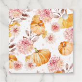 Ein kleiner Kürbis ist auf dem Weg zur Babydusche Geschenkanhänger (Rückseite)