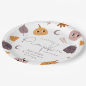 Ein kleiner Kürbis ist auf dem Weg zur Babydusche Pappteller (Schrägansicht)