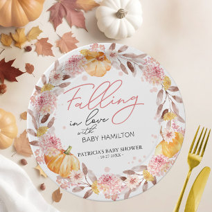 Ein kleiner Kürbis ist auf dem Weg zur Babydusche Pappteller