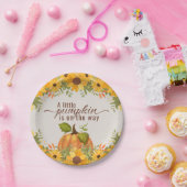 Ein kleiner Kürbis ist auf dem Weg zur Babydusche Pappteller (Party)