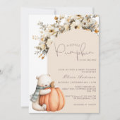 Ein kleiner Kürbis ist auf dem Weg zur Herbstdusch Einladung (Vorderseite)