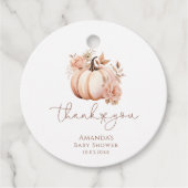 Ein kleiner Kürbis ist auf dem Weg zur Herbstdusch Geschenkanhänger (Vorderseite)