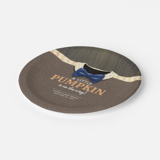 Ein kleiner Kürbis ist auf der Way Baby Dusche Pappteller (Schrägansicht)