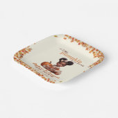 Ein kleiner Kürbis ist auf ihrem Weg nach Afro Puf Pappteller (Gewinkelt)