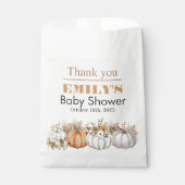 Ein kleiner Kürbis ist unterwegs - Baby Dusche Geschenktütchen (Vorderseite)