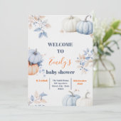 Ein kleiner Kürbis ist unterwegs Einladung (Stehend Vorderseite)