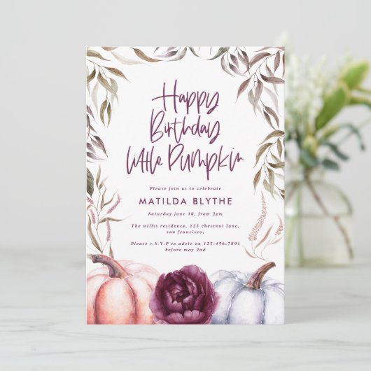 Ein kleiner Kürbis lila Blumenfall Geburtstag (Stehend Vorderseite)