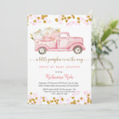 Ein kleiner Kürbis mit Mädchendusche Einladung (Stehend Vorderseite)