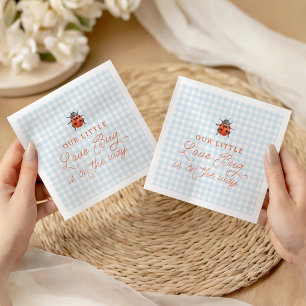 Ein kleiner Liebeskäfer auf dem Weg Gingham-Baby-P Serviette