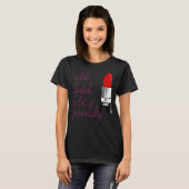 Ein kleiner Lipstick, ein T-Shirt für Persönlichke (Vorne ganz)